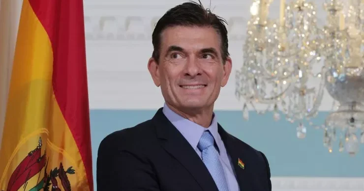 Prezident geri addım atdı Özünün və nazirlərin maaşlarını 50% azaltdı