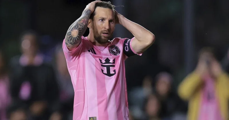 Argentinalılar təşvişdə: Messi zədələndi