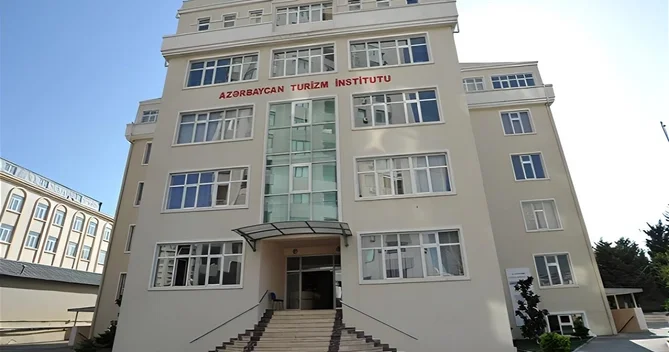 Daha bir məşhur universitet TƏMİR OLUNACAQ