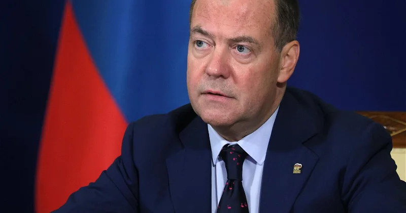 Медведев: Пашинян взял курс на разрыв с Россией