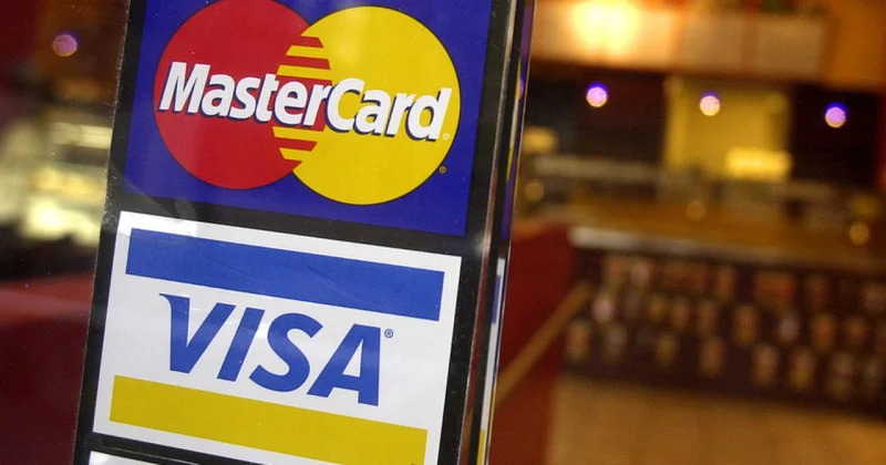 Visa və Mastercard ın Rusiya bazarındakı payı kəskin şəkildə azalıb
