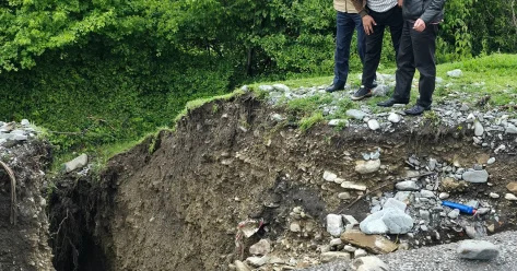 В селах Шеки после проливных дождей наблюдаются сильная эрозия и деградация почвы