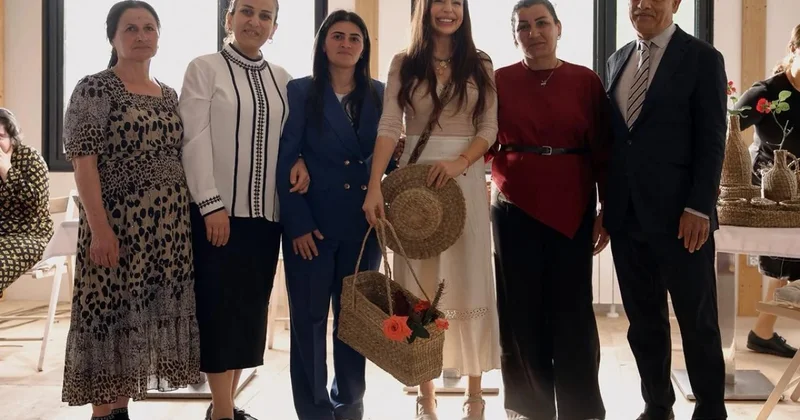 Leyla Əliyeva Masallıda həsirçiliklə məşğul olan qadınlarla görüşdü FOTOLAR