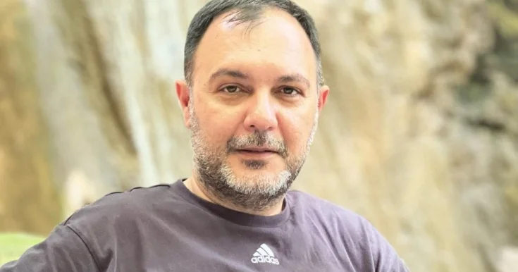 Anam ölən günün səhərisi səhnəyə çıxdım