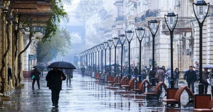 В Баку прогнозируют дождь и грозу