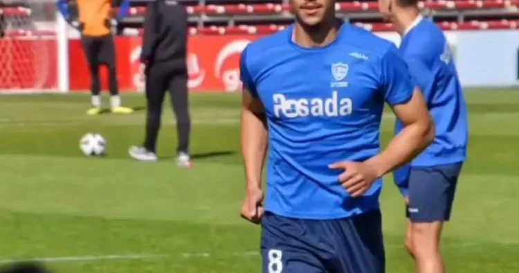 Azərbaycanlı futbolçu Asiya klubu müqavilə imzaladı, ilk məşqə çıxdı FOTOLAR