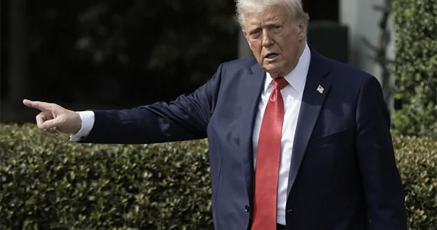 Tramp “Amerikanın səsi” barədə “Onu məhv edin!”