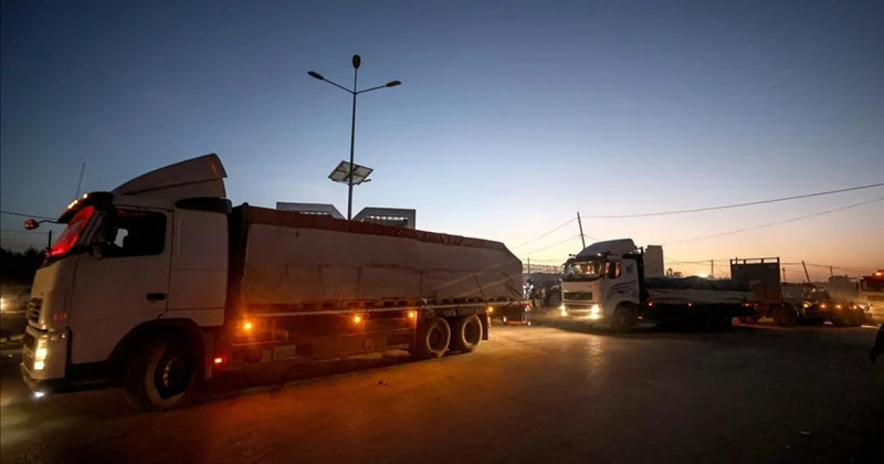 Qəzza zolağına humanitar yardım daşıyan 71 yük maşını daxil olub