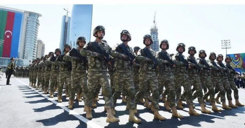 Sabah hərbçilərin yürüşü olacaq FOTO