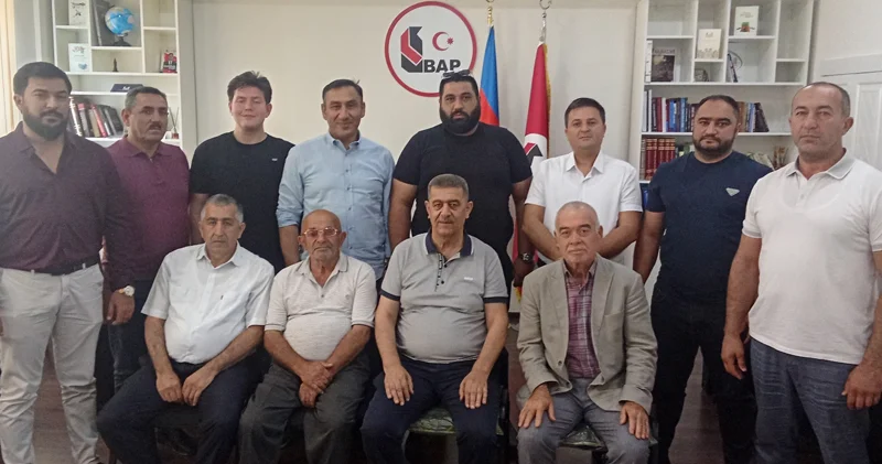 Deputatın partiyası da qurultaya gedir