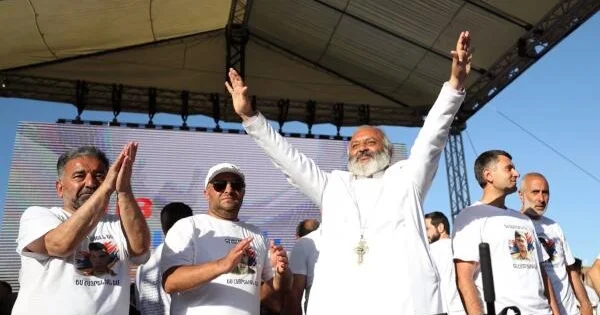 Keşiş Baqratın evində axtarışlara başlanıldı
