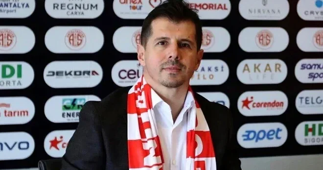 Emre Belözoğlundan sürpriz qərar: Antalyaspor dan ayrıldı
