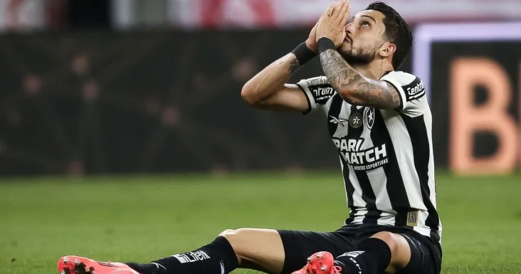 Mikki Mausa baxmağa gələnlər ölüm qrupu ndan çıxaraq 1/8 finala yüksəldilər Aleks Telles
