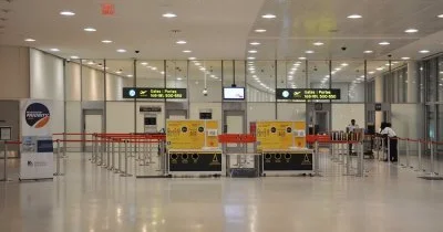 Aeroportda gərginlik: Qadından hicabını çıxarmaq tələb olundu