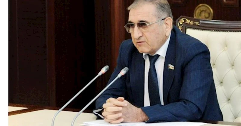 Deputat: “Bəzi müəllimlər şagirdin sualı qarşısında aciz qalırlar”