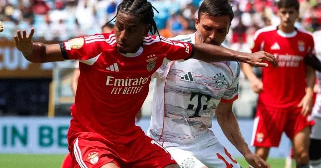 Bavariya uduzdu, Boka Xuniors dan heç heçə