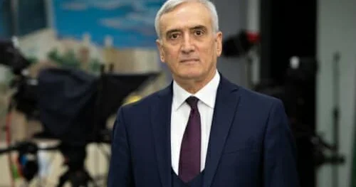 Hələ bitməyibsə gücün, təpərin...
