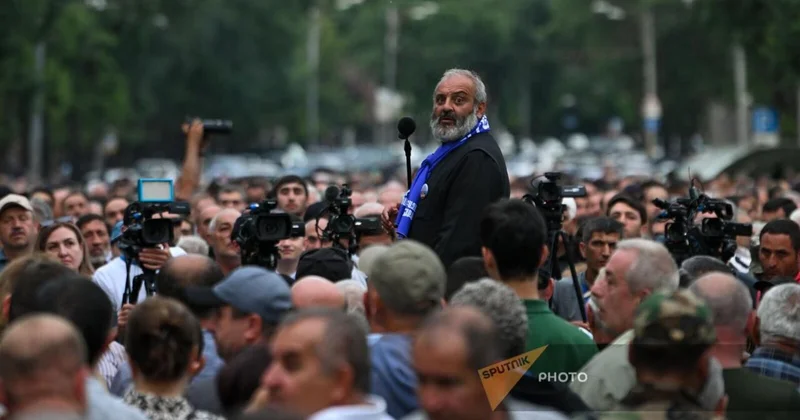 Соратники Галстаняна собираются на митинг