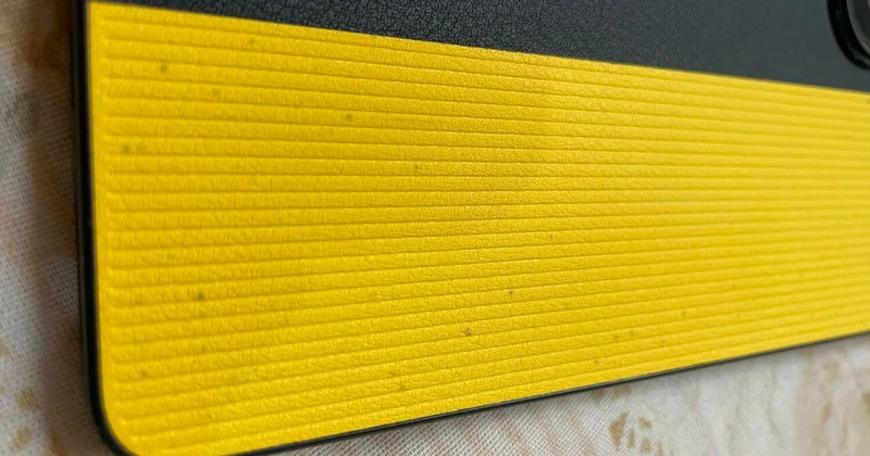 Пользователь пожаловался на плесень в смартфоне Xiaomi