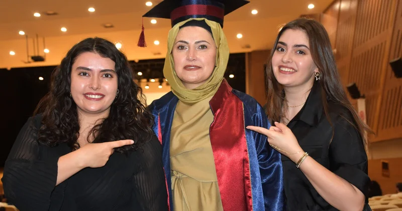 İki dəfə xərçəngə qalib gəldi, 49 yaşında məzun oldu