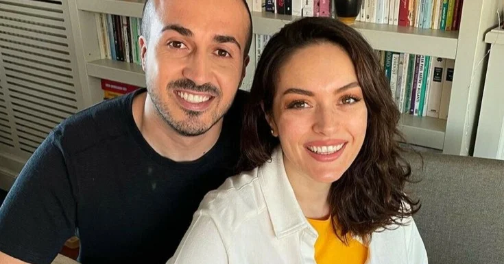 Ezgi Mola boşanır