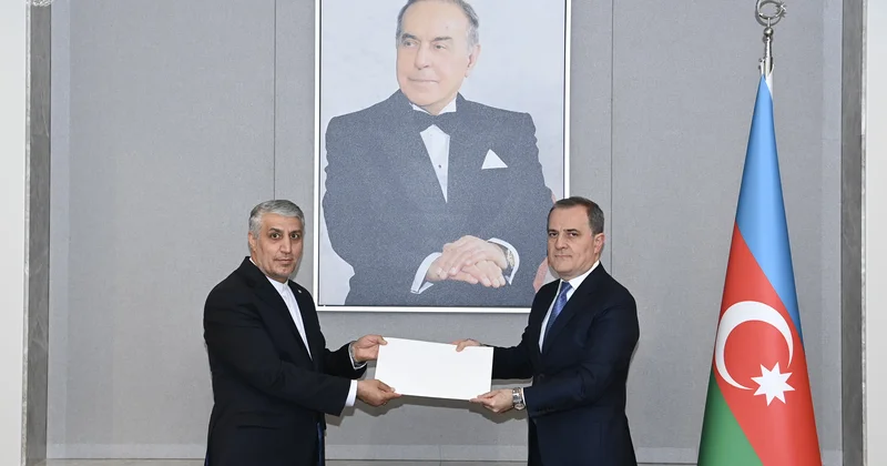 İranın yeni səfiri Azərbaycana gəlib, etimadnaməsinin surətini təqdim edib