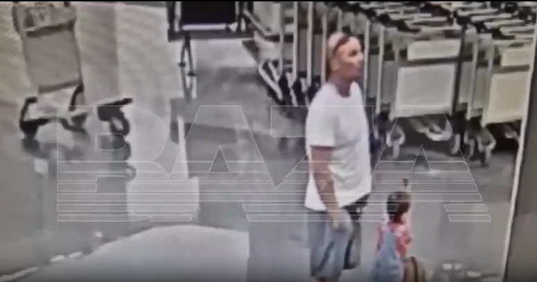 Rusiyada kişi tanımadığı uşağı götürüb yerə çırpdı, komaya düşdü VİDEO