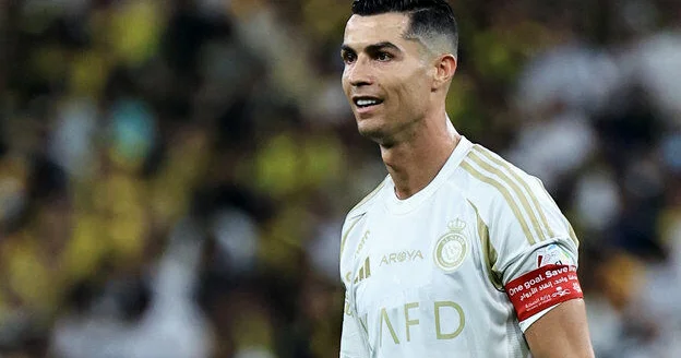 Ronaldo baş məşqçisiz qaldı