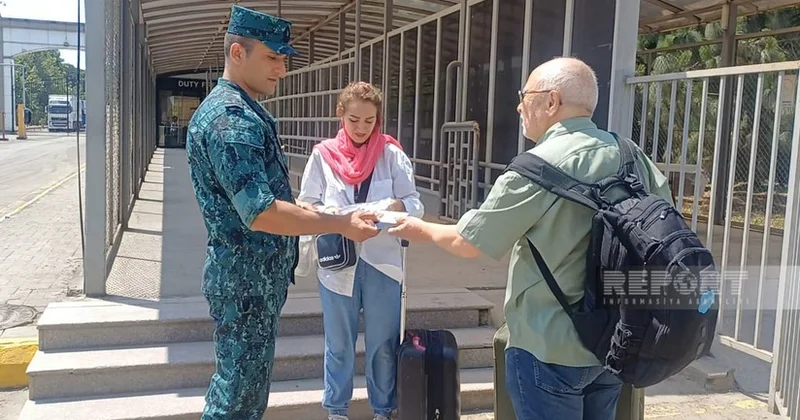 Через Азербайджан из Ирана эвакуированы еще 15 иностранцев