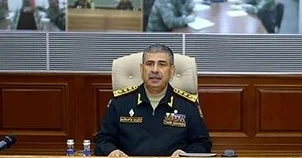Zakir Həsənov ali hərbi rütbələr verilən hərbi qulluqçularla görüşüb