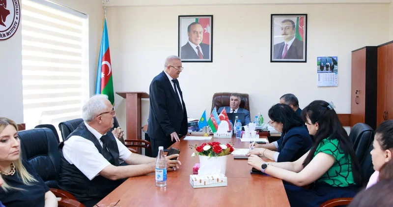 Dilimizə yad adlar dəb yoxsa təhlükə?
