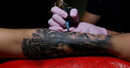 Tatu döymə 15 ildən sonra xərçəng əmələ gətirə bilər