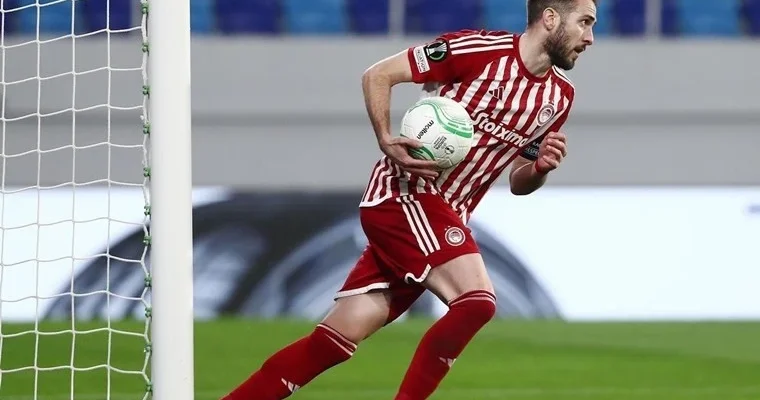 Torino icarə əsasında komandada çıxış edən müdafiıçini transfer edib