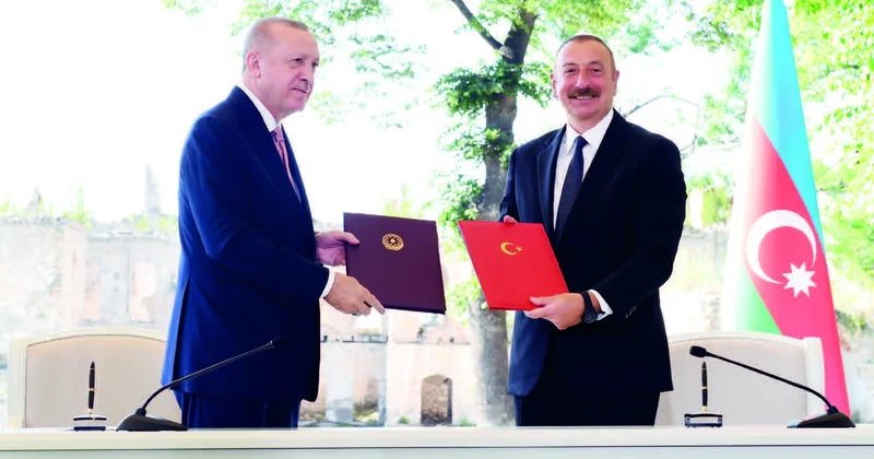 İki dost, qardaş və müttəfiq