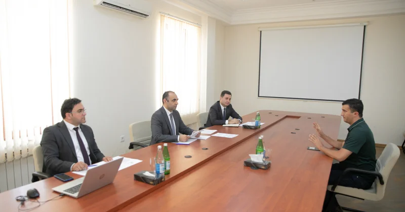 “Aqroservis” ASC nin İdarə Heyətinin sədri Neftçalada vətəndaşların müraciətlərini dinləyib