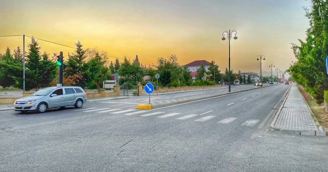 Bu rayonda yol kənarındakı evlər TƏMİR OLUNACAQ