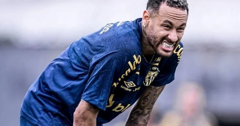 Neymar “Santos”la yeni müqavilə imzaladı