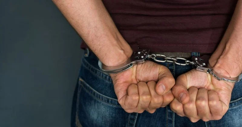 В Баку задержан мужчина, похитивший из кассы магазина более 34 тыс. манатов