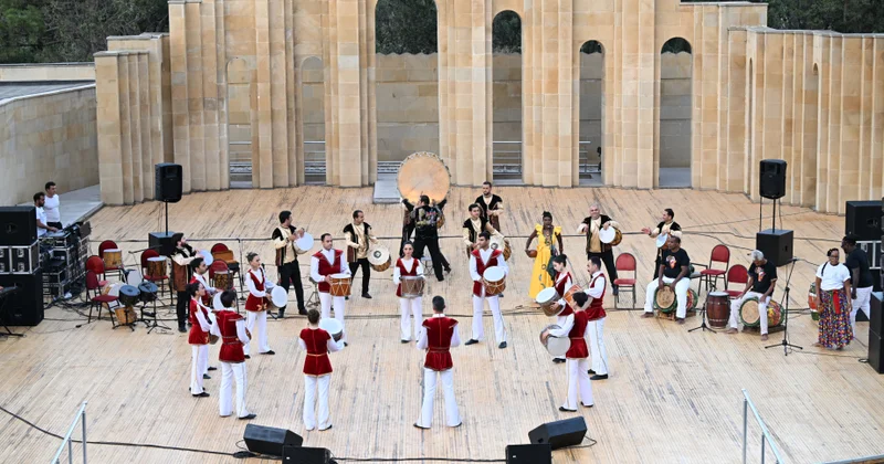 “Yaşıl Teatr”da Azərbaycan və Qvadelupun mədəniyyət və incəsənət xadimlərinin iştirakı ilə konsert olub