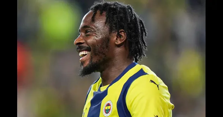 Fənərbaxça nın futbolçusunun saatı oğurlandı!
