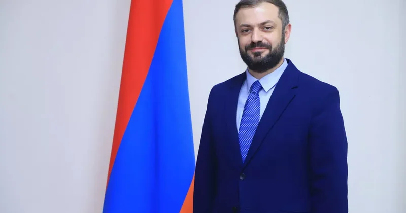 Папоян летит в Россию