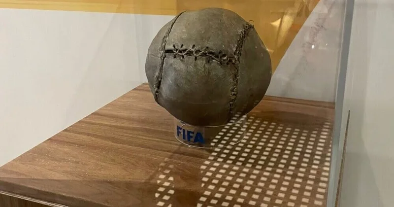 500 yaşı olan ən qədim futbol topu ABŞ a gətirildi