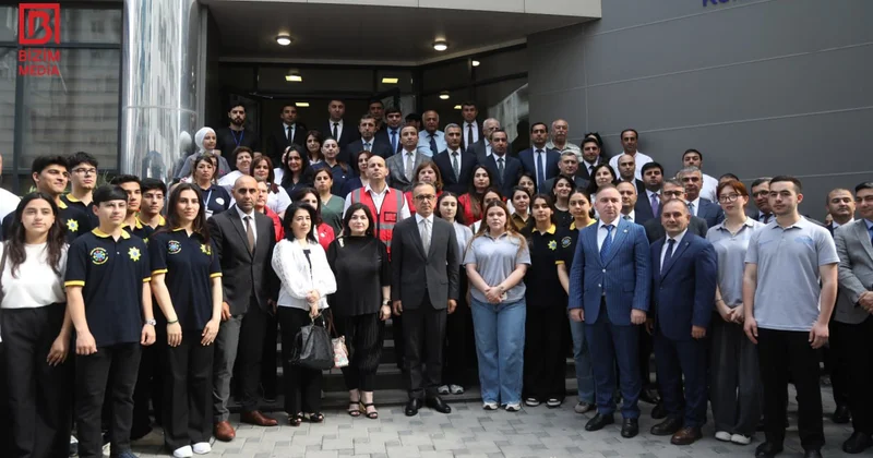Rəsmilər qanvermə aksiyasında FOTO