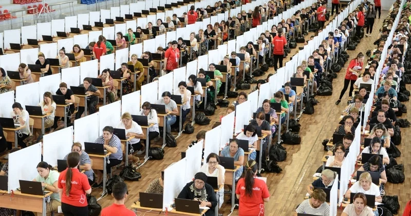 Sertifikatlaşdırma imtahanında iştirak edən müəllimlərin NƏZƏRİNƏ