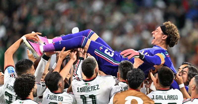 Meksikalı qapıçı mundiallar tarixinə düşdü