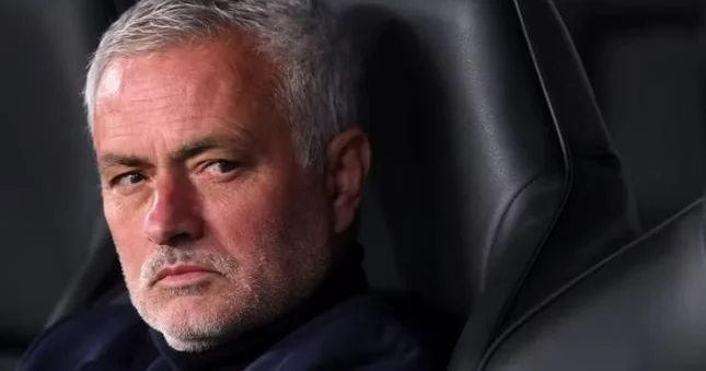 Mourinyo oyunçularının DÇ 2026 nı tez tərk etməsini istəyir
