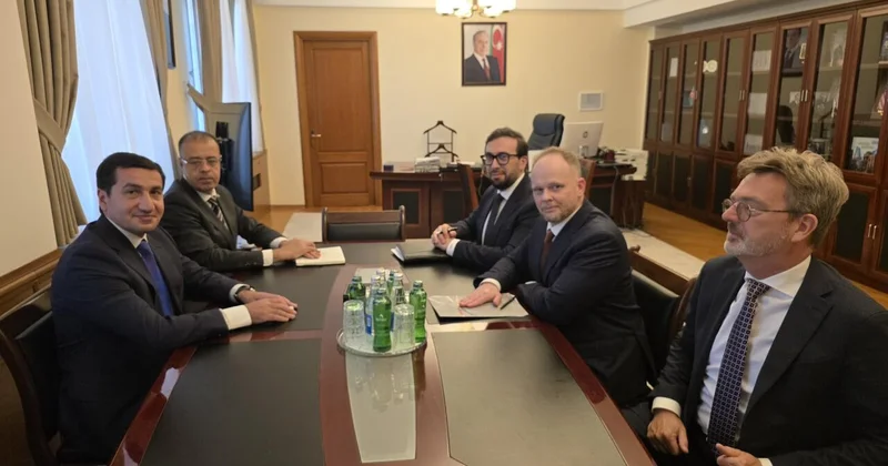 Хикмет Гаджиев встретился со спецпредставителем НАТО на Южном Кавказе
