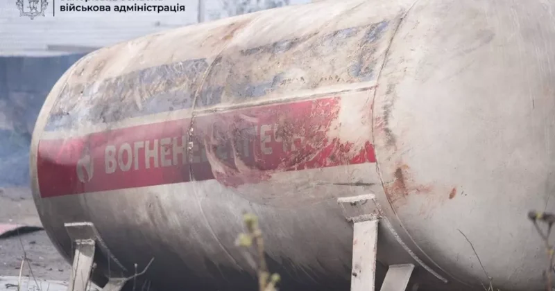 В Запорожской области повреждена АЗС после удара ВИДЕО / ФОТО