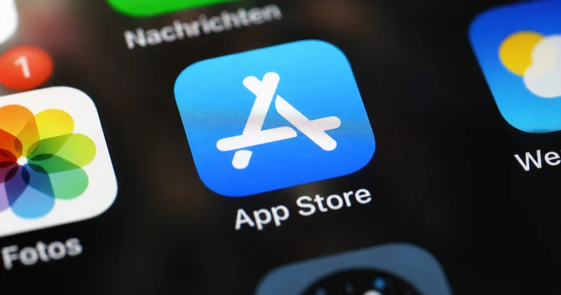 Apple “VKontakte” tətbiqlərinin App Store dan silinməsini sanksiyalarla izah edib