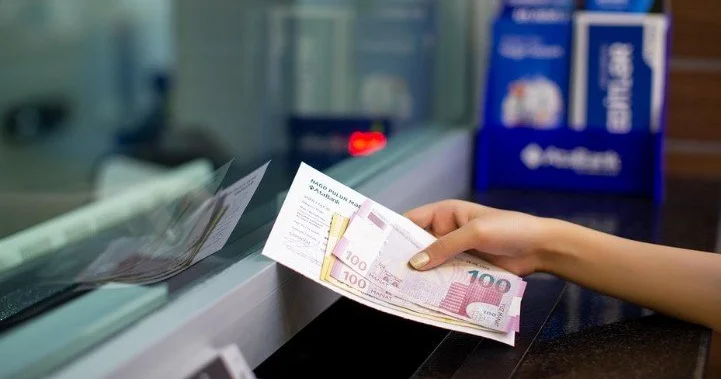 Kart fırıldaqları fonunda sual böyüyür: Bank hesabı, yoxsa yastıq altı ? ŞƏRH